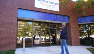 U.S. jobless claims fall as filings return after shutdown