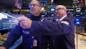 Global sell-off drags US stocks lower again