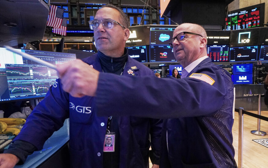 Global sell-off drags US stocks lower again