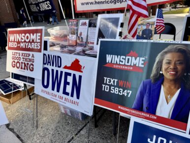 Henrico GOP table outside Henrico Western Government Center on Parham Road. Photo by Emily Grinstead/Capital News Service.