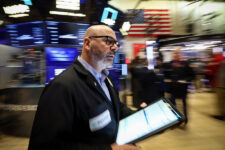 Wall Street advances with broad gains, tech gains continue