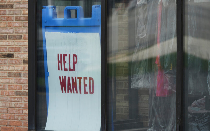 Jobless Claims Fall to 3-Year Low Ahead of Fed Decision