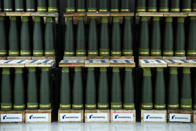 FILE PHOTO: Artillery shells are lined up in an storage room at the Loading of Ammunition and Packaging (LAP) hall of the new artillery plant of ammunition maker Rheinmetall, as the media tours the facilities on the day of its inauguration, in Unterluess, Germany, August 27, 2025. REUTERS/Annegret Hilse/File Photo