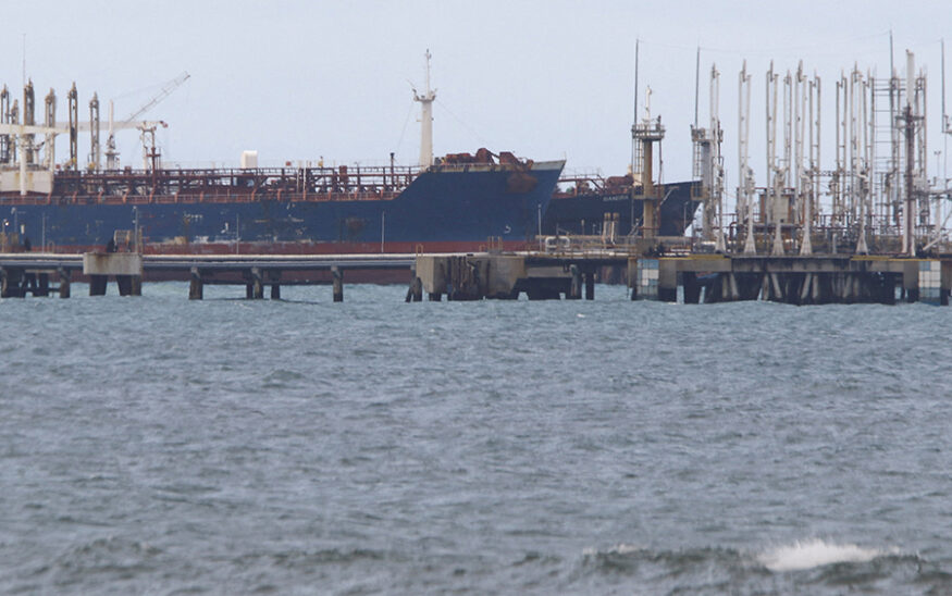 Oil climbs on concerns over potential Iranian supply disruption