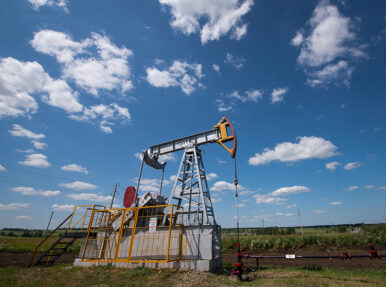 A view shows an oil pump jack outside Almetyevsk, in the Republic of Tatarstan, Russia July 14, 2025. REUTERS/Stringer