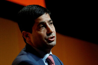 Kevin Warsh, Fellow in Economics at the Hoover Institution and lecturer at the Stanford Graduate School of Business, speaks during the Sohn Investment Conference in New York City, U.S., May 8, 2017. REUTERS/Brendan Mcdermid/File Photo