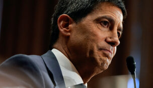 Kevin Warsh, U.S. President Donald Trump's nominee to be next chair of the Federal Reserve, attends a Senate Banking Committee confirmation hearing to testify, on Capitol Hill in Washington, D.C., U.S., April 21, 2026. REUTERS/Elizabeth Frantz/File Photo