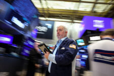 Traders work on the floor at the New York Stock Exchange (NYSE) in New York City, U.S., June 1, 2026. REUTERS/Brendan McDermid