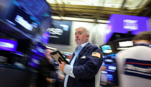 Traders work on the floor at the New York Stock Exchange (NYSE) in New York City, U.S., June 1, 2026. REUTERS/Brendan McDermid