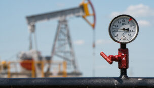 A view shows a pressure gauge near oil pump jacks outside Almetyevsk, in the Republic of Tatarstan, Russia July 14, 2025. REUTERS/Stringer