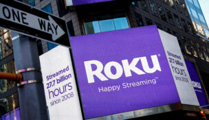 A video sign displays the logo for Roku Inc in Times Square after the company's IPO at the Nasdaq Market in New York, U.S., September 28, 2017. REUTERS/Brendan McDermid/File Photo