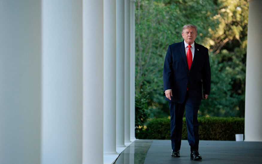 U.S. President Donald Trump walks to address guests as he hosts a dinner with farmers in the Rose Garden of the White House in Washington, D.C., U.S., June 25, 2026. REUTERS/Evan Vucci