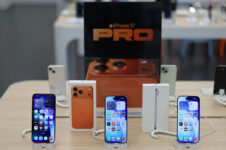 New iPhone 17 demonstrated in Moscow store ahead of sales launch in Russia