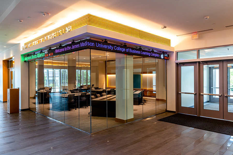 JMU's Gaglioti Capital Markets Lab in Hartman Hall offers Bloomberg terminals with real-time financial data. Photo by JMU Creative Media