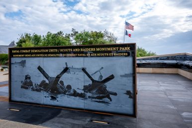 A granite panel at the U.S. Naval Combat Demolition Unit/Scouts and Raiders Monument Park. Photo by Andrew McLeish, courtesy Navy SEAL Museum.