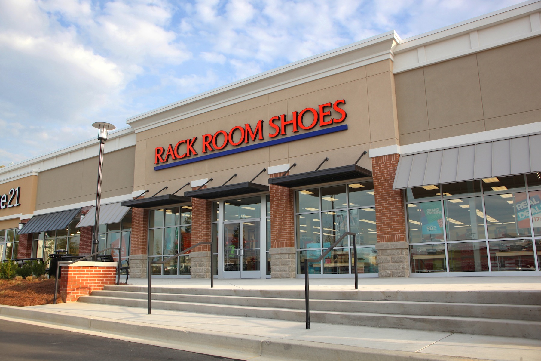 Rack Room Shoes opens new store in The Pinnacle Shopping Center
